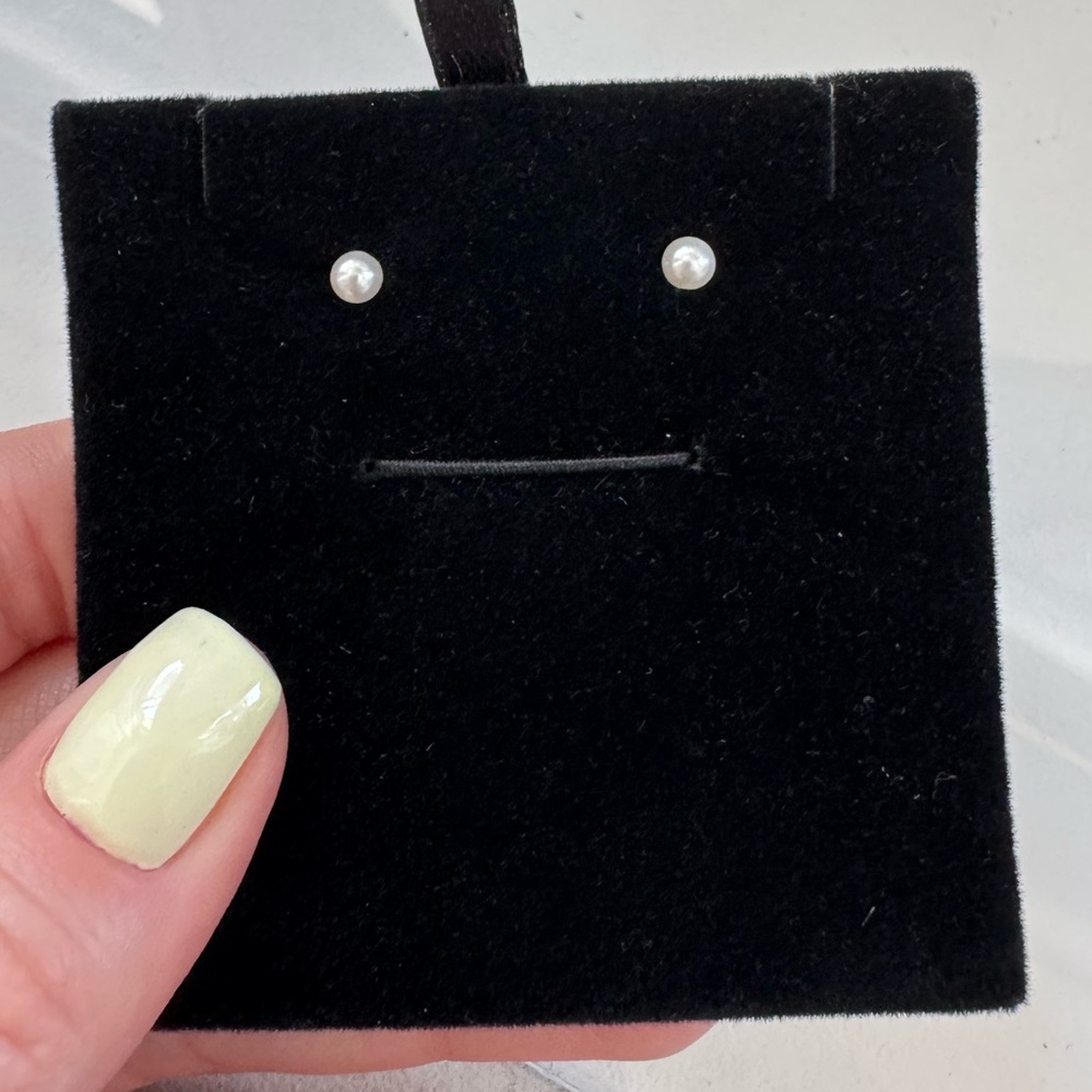 Elegant Pearl Sterling Silver 925 Stud Earrings